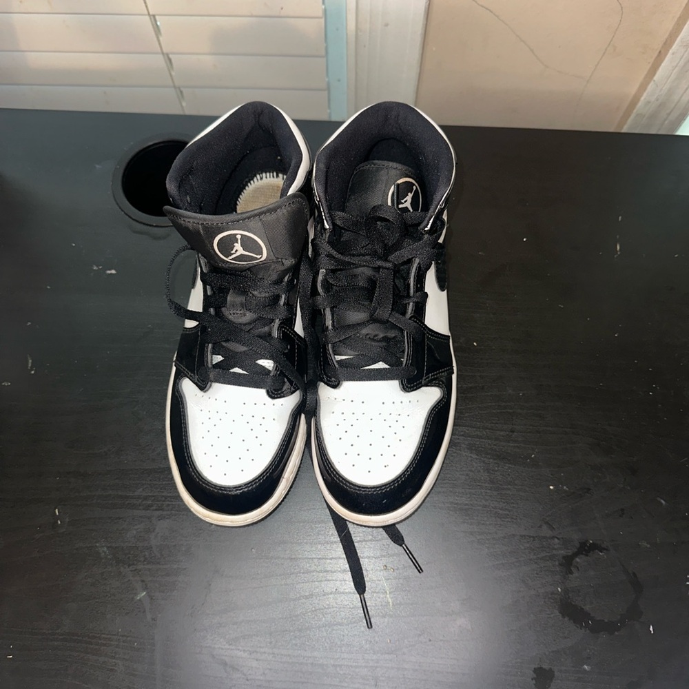 Jordan Athletic Shoes Black and White